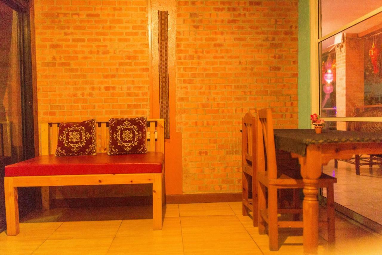 Boutique House Nipha Lägenhet Chiang Mai Exteriör bild
